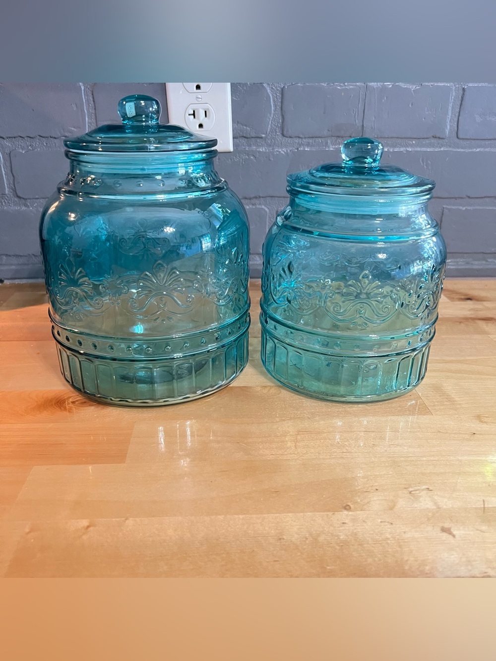 Pioneer Woman Embossed Cassie Teal Glass 2 Piece Canister Set W/Lids